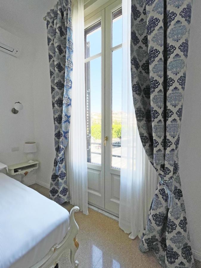 Isola - Smart Aparthotel Messina Luaran gambar